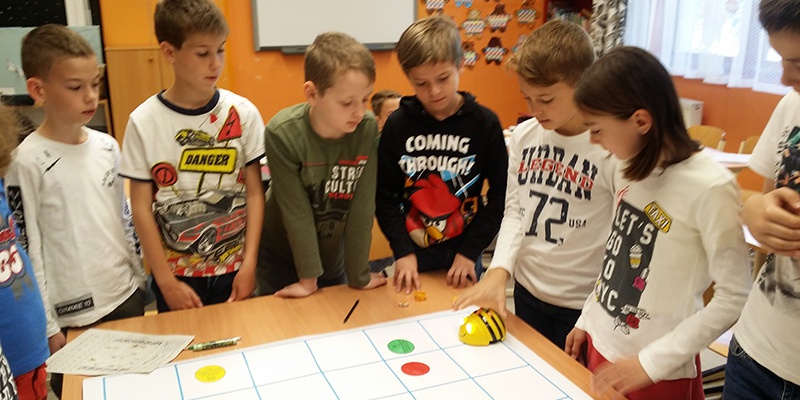 Programozás és robotika alapjai a 3.a osztályba...